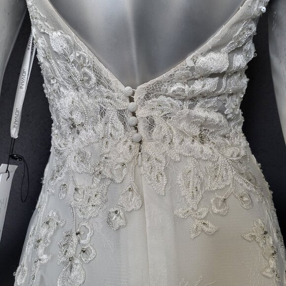 NWT~$1699~JOVANI~2/4~IVORY EMBELLISHED LACE FIT & FLARE WEDDING DRESS GOWN - Picture 13 of 16